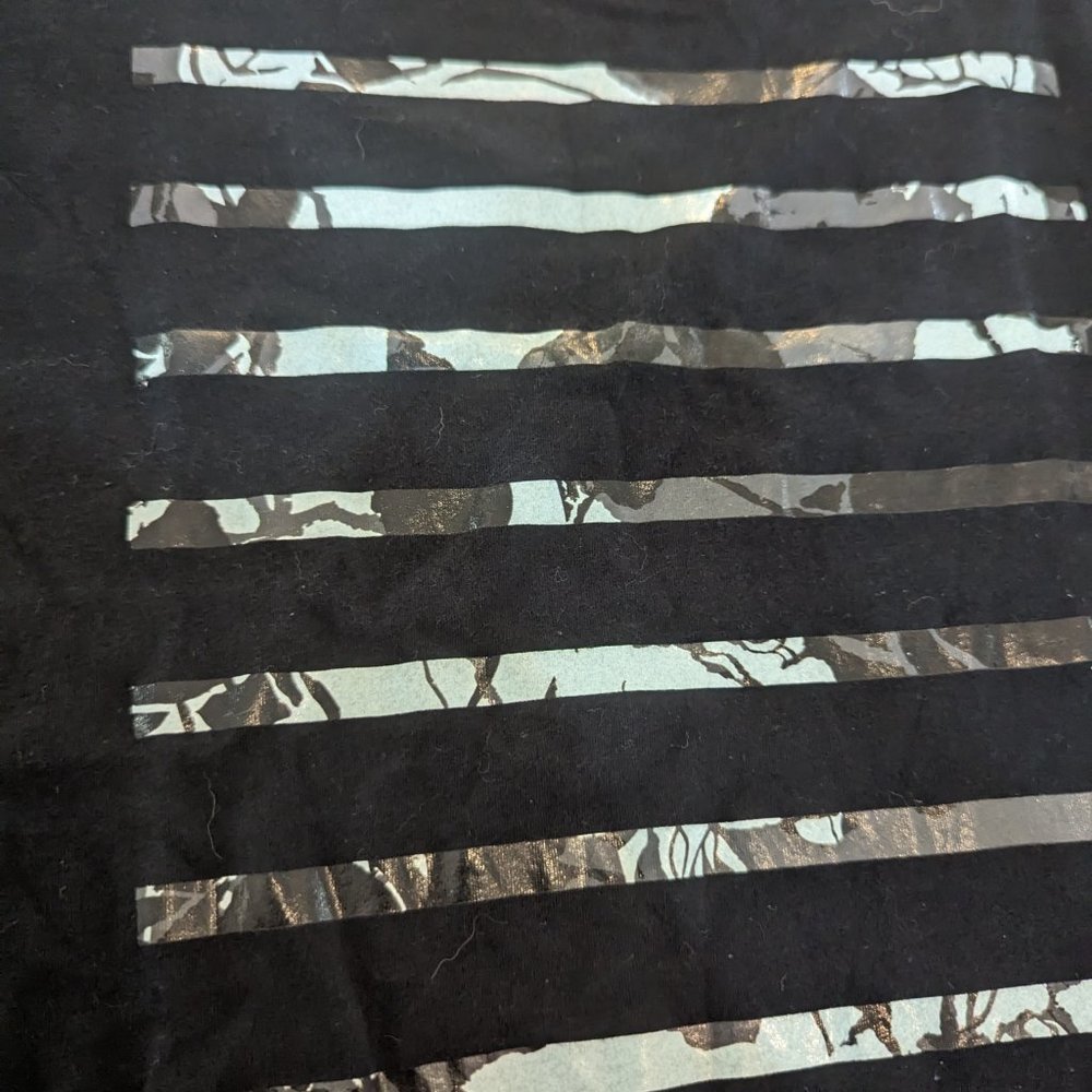 Hurley Tshirt - Small - Picture 4 of 6